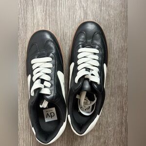 Dolce Vita Black and White Men's Sneakers
